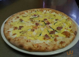 Pizza In 2 Di Dal Cer S. C. food