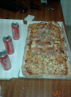 Pronto Pizza food