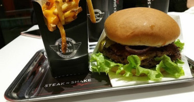 Steak 'n Shake Italia food