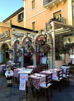 Trattoria Piazza Badia inside