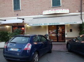 Pizzeria Dei Desideri outside