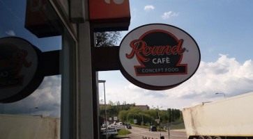 Round Cafe outside