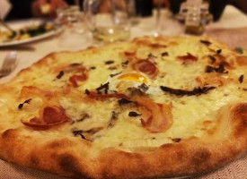 Pizzeria Le Arcate food