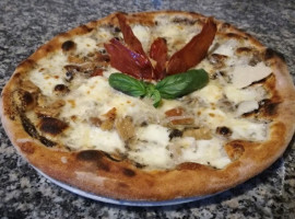 La Meridiana Pizzeria Braceria food