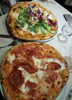 Pizzeria Enzo E Ciro food