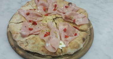 Pizza Punto E A Capo food