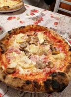 La Bottega Della Pizza food