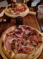 Pizza Birra food