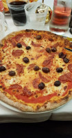 Pizzeria Vesuvio food