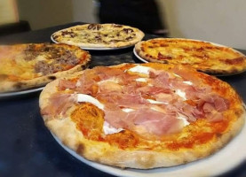 Pizzeria Porta Bologna food