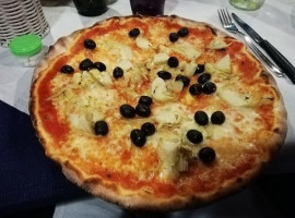 Pizzeria Due Lune food