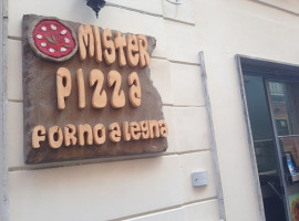 Mister Pizza food