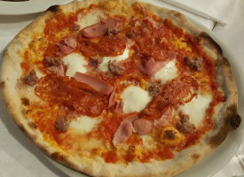 Il Pizzorante food