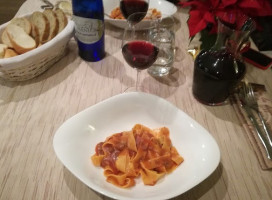 Il Maniero Piccolo Mondo food