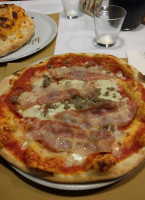 Pizzeria Valerio S.a.s food