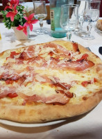 Pizzeria La Pergola food