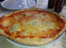 Pizzeria Metti food