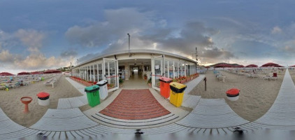 Lido Luna Rossa outside