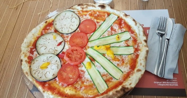 Fabbrica Pizza food