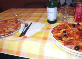 Pizzeria Rovella food