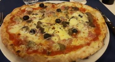 Pizzeria Il Veliero food