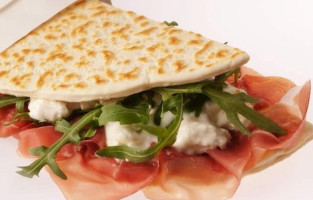 Piadineria Soleluna food