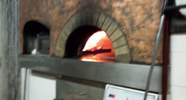 Pronto Pizza Di Simone Vito inside