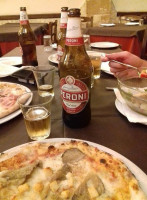 Pizzeria La Bomba Bari food