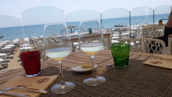 Al Mare food