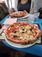 Pizzeria Fortuna food