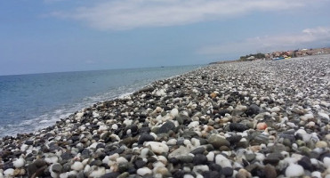 Sottosopra Beach outside