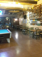 Pub La Botte inside