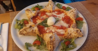 Pizzeria La Rustica food