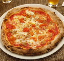 Pizzeria La Rustica food