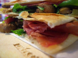 Piadineria Il Ghiottone food