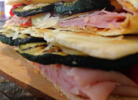 Piadineria Il Ghiottone food