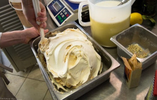 Gelateria La Fonte Di Vico food