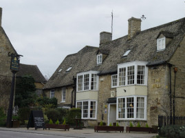 The Bell At Charlbury outside