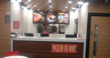 Pizza Hut Delivery Glenageary inside