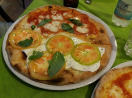 Pizzeria Agora food