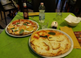 Pizzeria Agora food