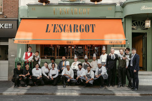 L'escargot Restaurant Bar inside