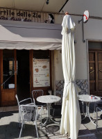 Il Cortile Delle Zie inside