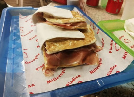 Piadineria Millevoglie food