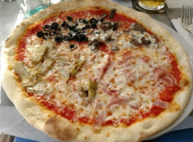 Pizzeria La Bussola food