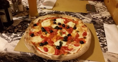 Pizzeria Adamello food