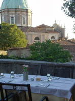 La Rocca Contesa food