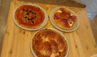 Gli Amici Della Pizza food