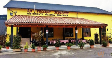 La Vecchia Stazione outside