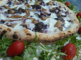 La Lucerna Pizzeria food